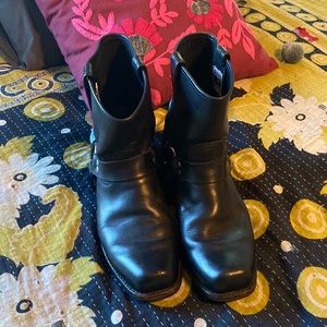 Men’s Frye Harness 8R Black boots.  10.5 Gently worn.